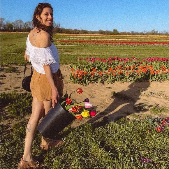 Meet your Posher, Riva! 🦋🐝🐞🐛🪲 - Picture 1 of 1